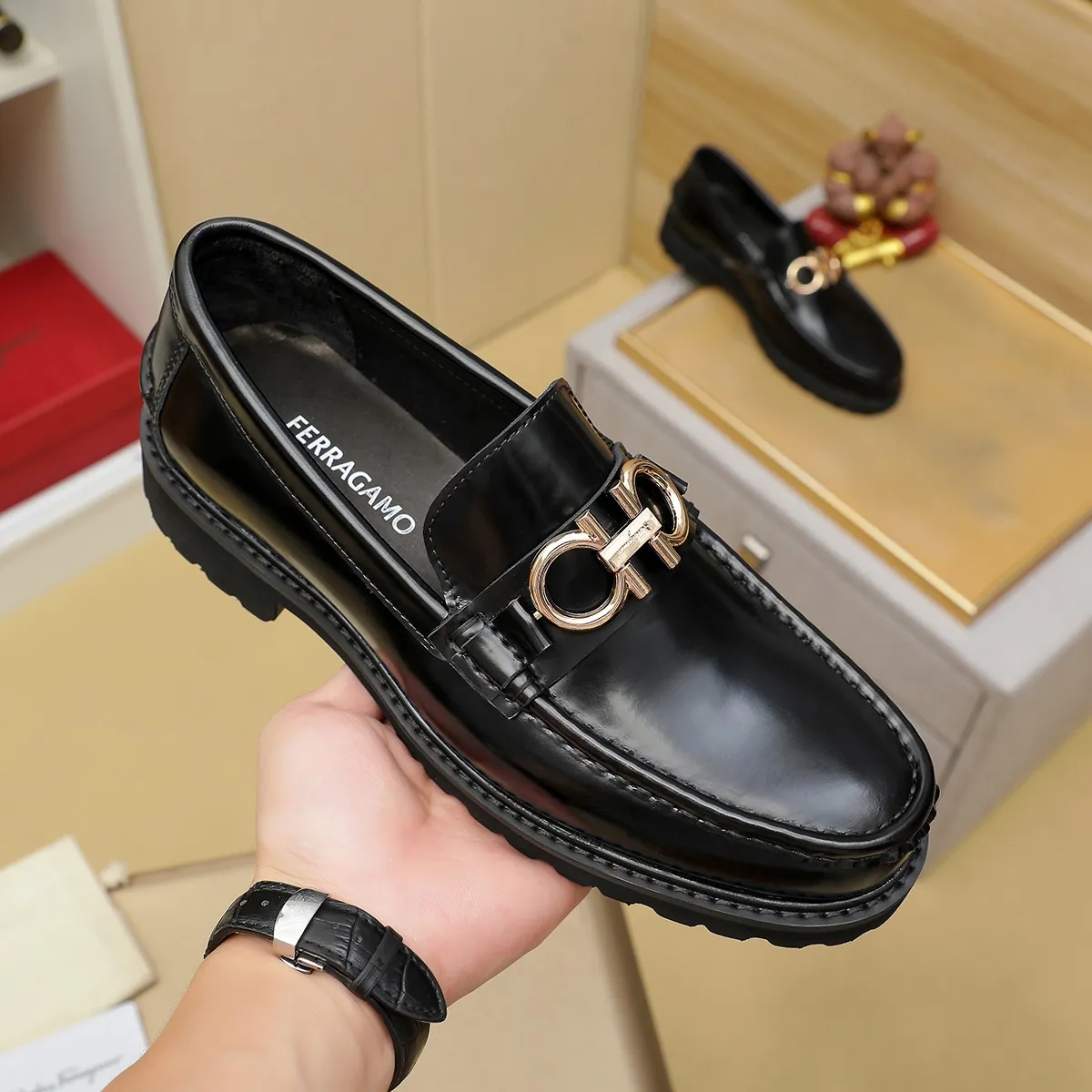 Men's shoes 💰440 Ferragamo [Ferragamo] top imported suit men's shoes 💯Original copy of the official website, product materials: selected imported embossed calfskin + luxury hardware buckle accessories ~ imported water-dyed cow 🐂 leather lining. Strong three-dimensional visual effect, original combination outsole, multiple colors available😘 Size: 39-44 (38.45.46. Customized)